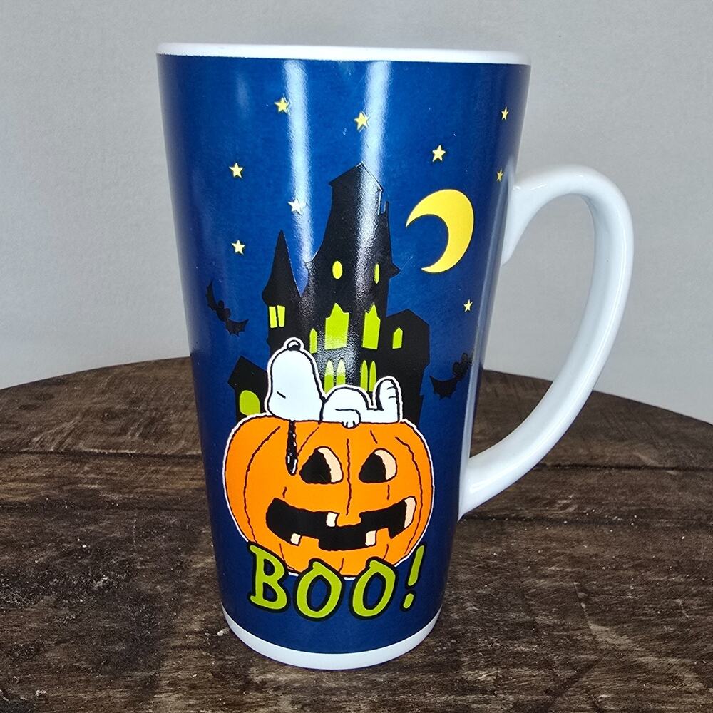 Peanuts Snoopy Halloween BOO Pumpkin Haunted House Tall Mug Gibson 2018